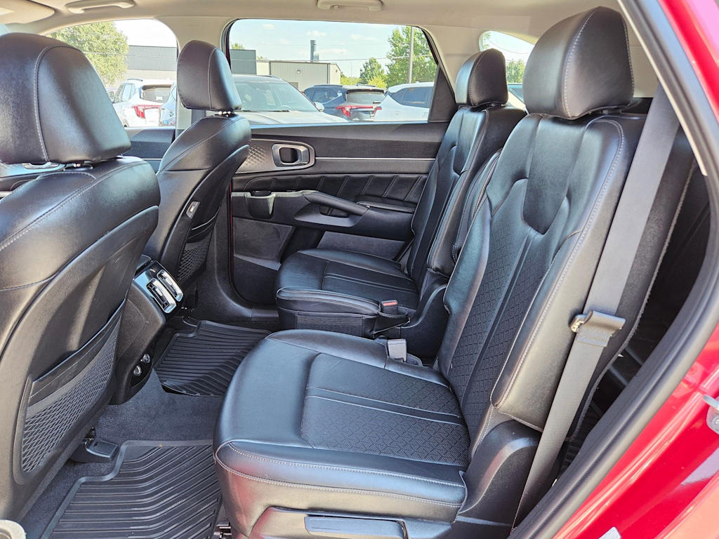 Thumbnail: 2022 Kia Sorento - 24