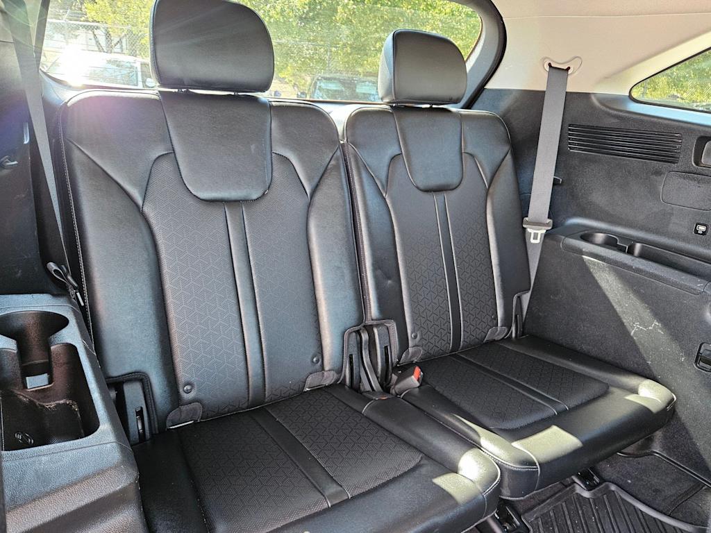 Thumbnail: 2022 Kia Sorento - 25