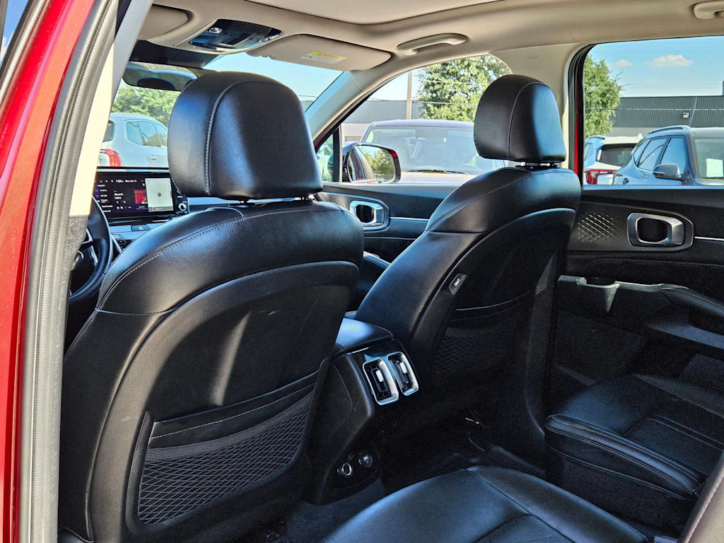 Thumbnail: 2022 Kia Sorento - 12