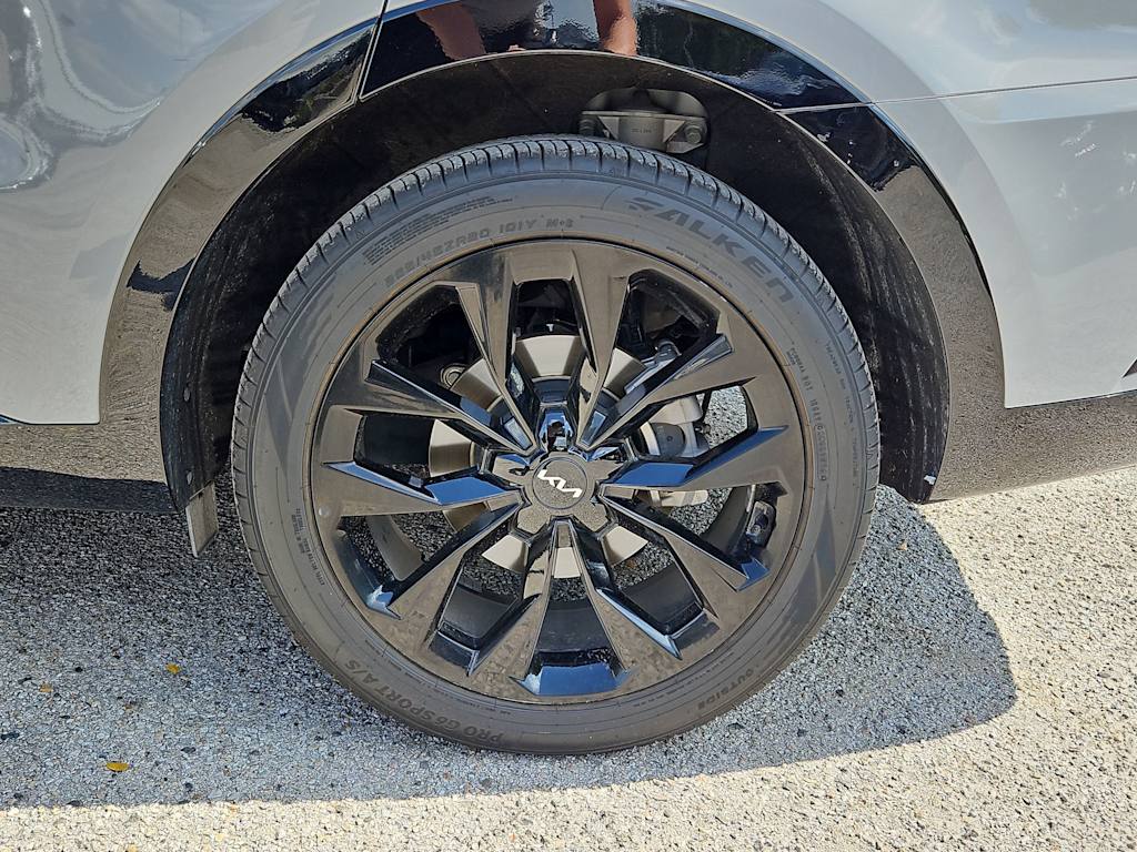 Thumbnail: 2023 Kia Sorento - 8
