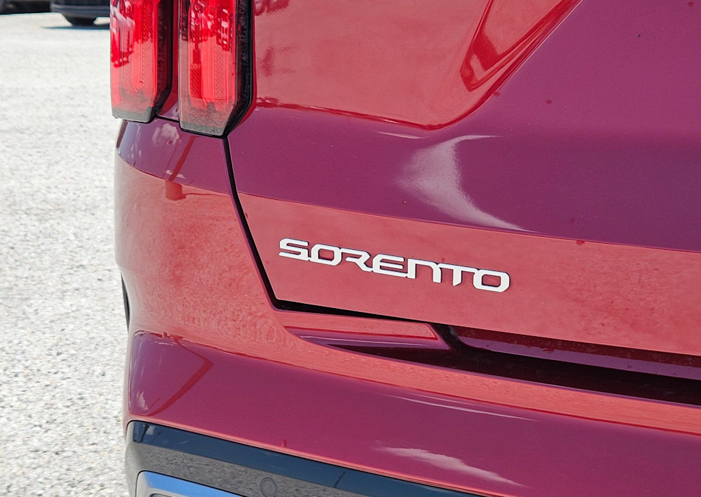 Thumbnail: 2023 Kia Sorento - 7