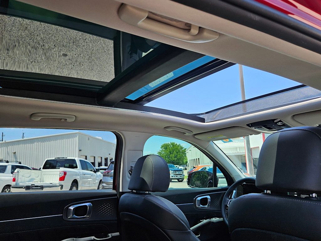 Thumbnail: 2023 Kia Sorento - 28