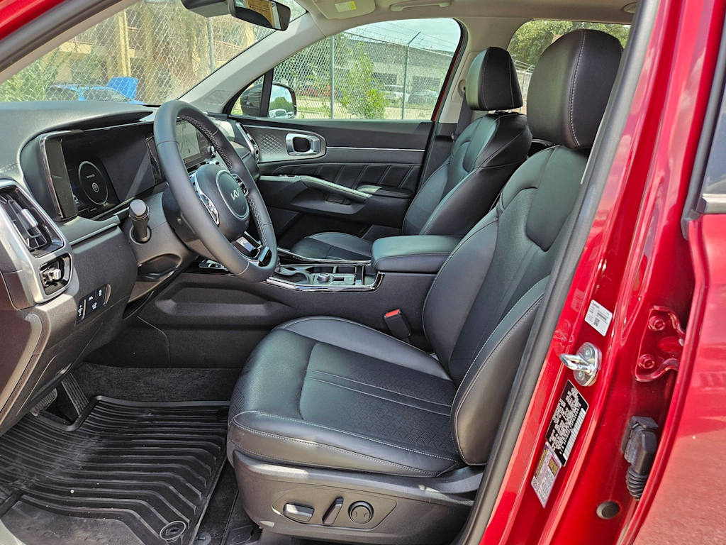 Thumbnail: 2023 Kia Sorento - 11