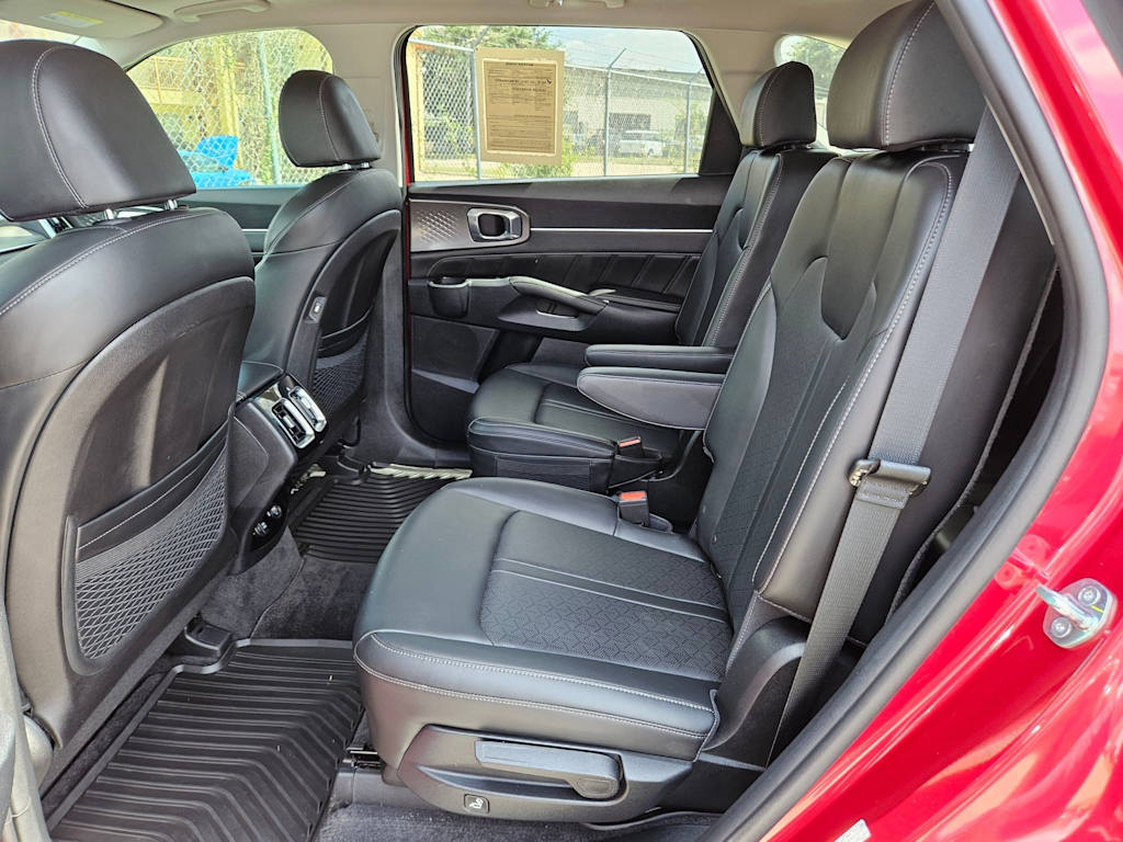 Thumbnail: 2023 Kia Sorento - 13