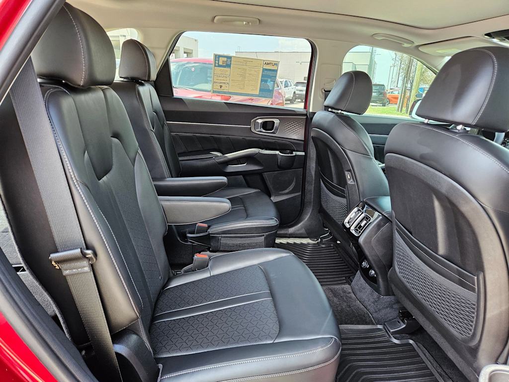 Thumbnail: 2023 Kia Sorento - 27