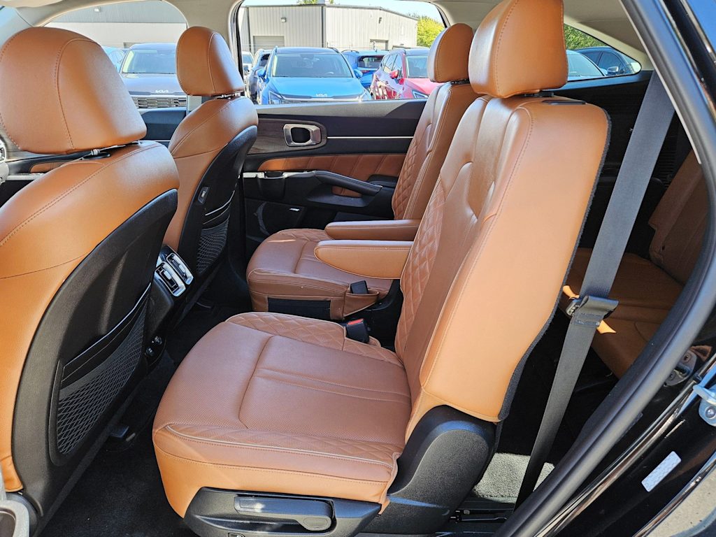 Thumbnail: 2021 Kia Sorento - 24