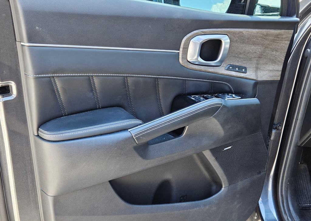 Thumbnail: 2022 Kia Sorento - 24