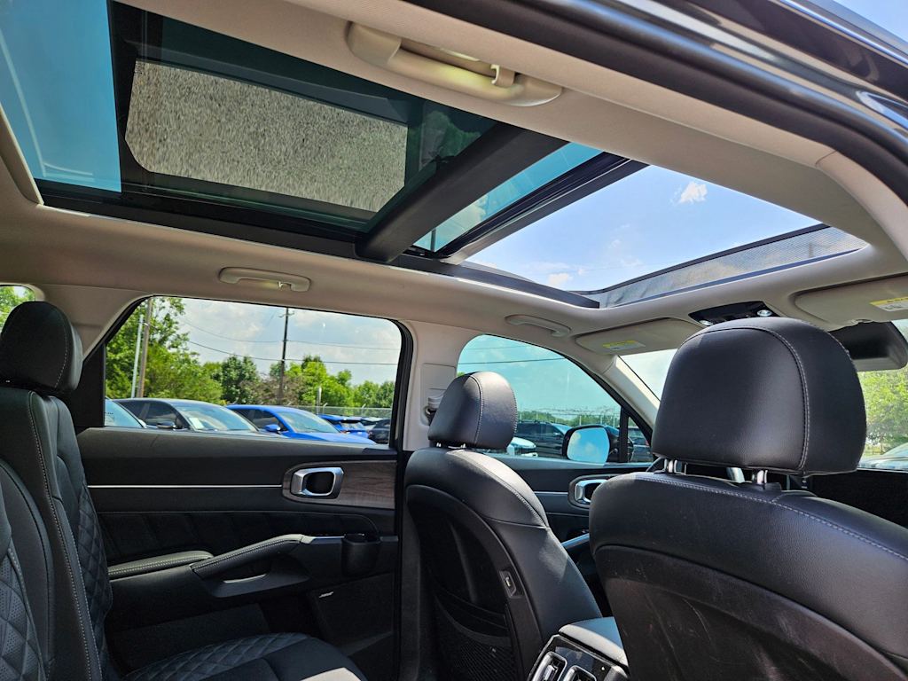 Thumbnail: 2022 Kia Sorento - 25