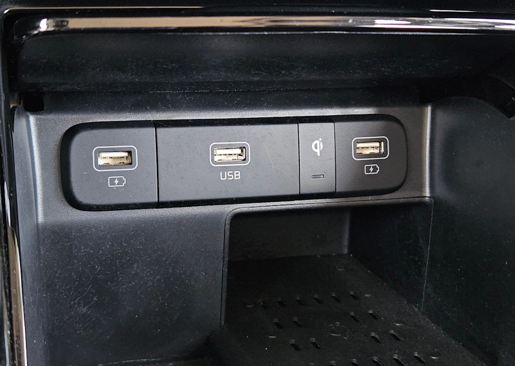 Thumbnail: 2023 Kia Sorento - 34