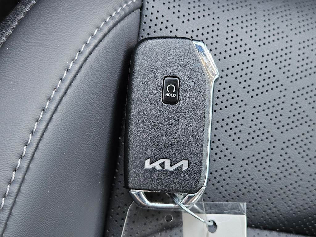 Thumbnail: 2023 Kia Sorento - 16