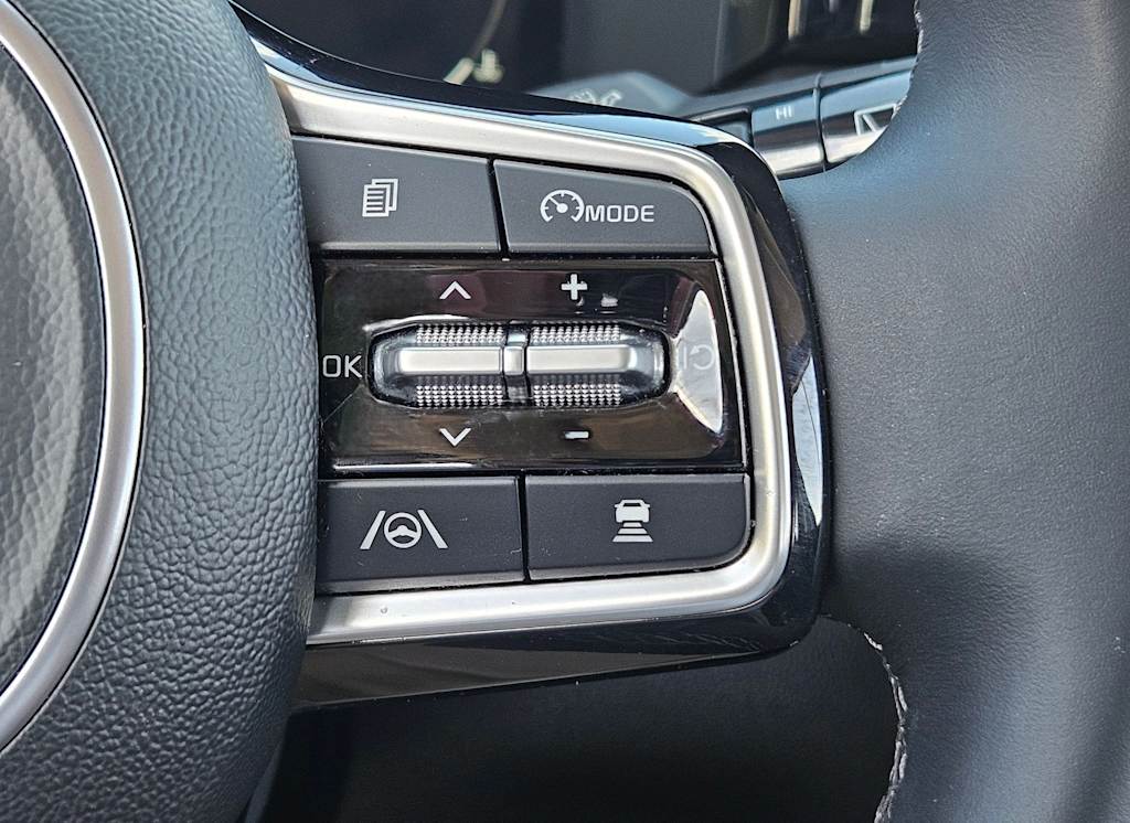 Thumbnail: 2023 Kia Sorento - 28