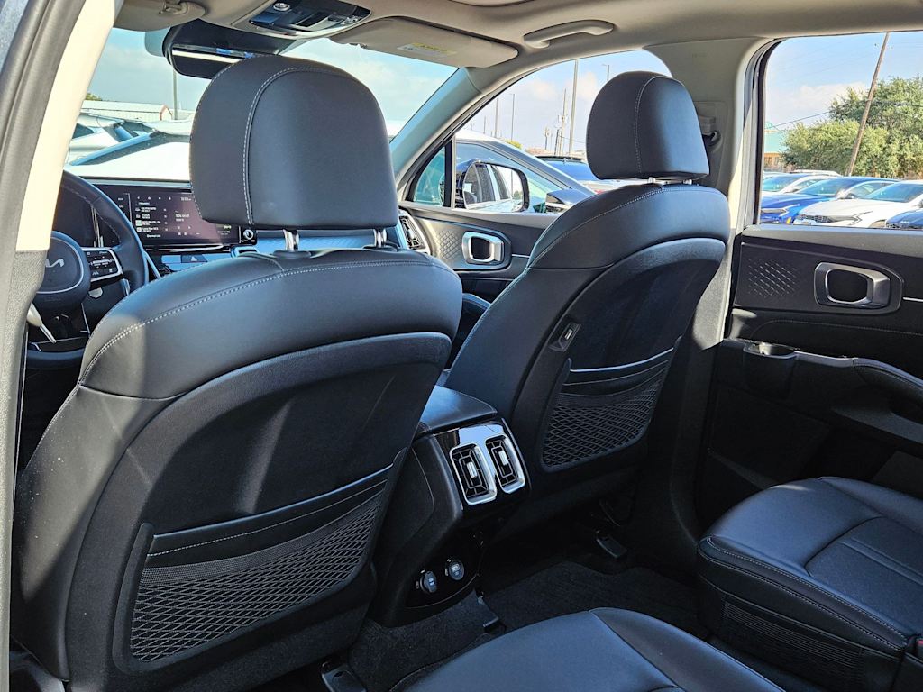 Thumbnail: 2023 Kia Sorento - 12