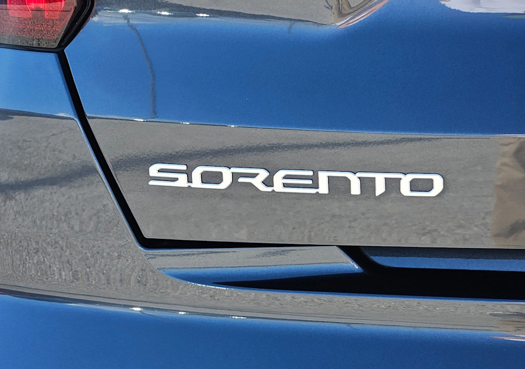 Thumbnail: 2023 Kia Sorento - 7