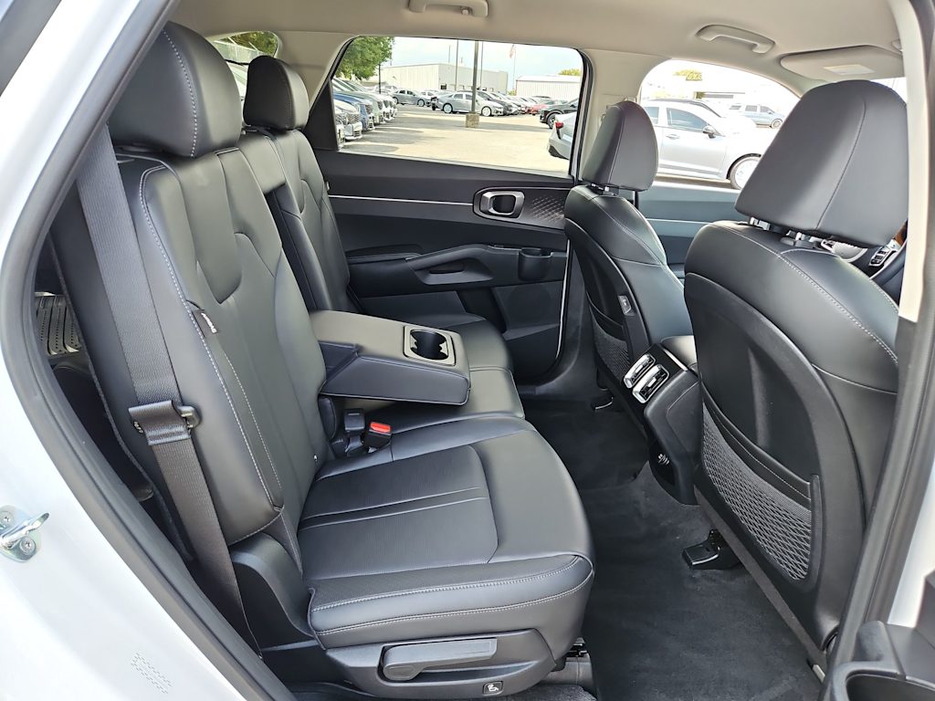 Thumbnail: 2025 Kia Sorento - 25
