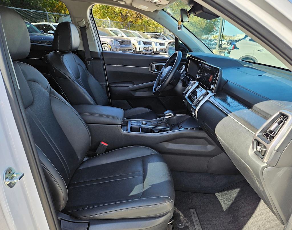 Thumbnail: 2023 Kia Sorento - 23