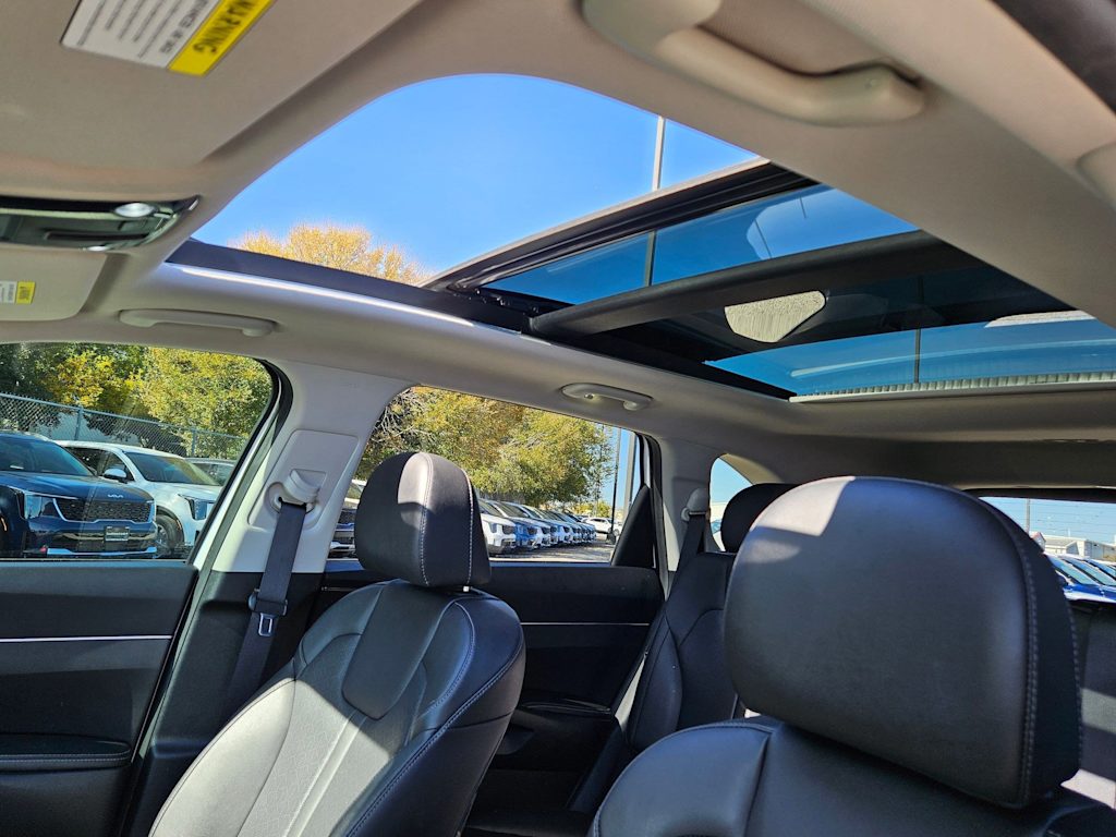 Thumbnail: 2023 Kia Sorento - 20