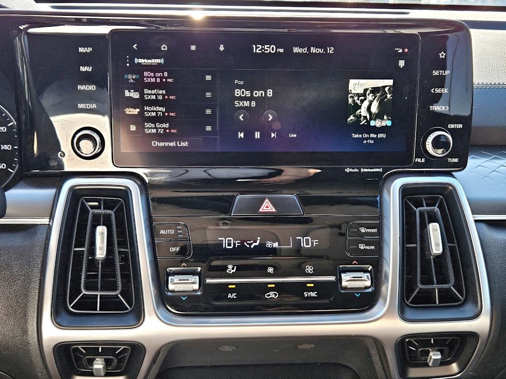 Thumbnail: 2023 Kia Sorento - 12