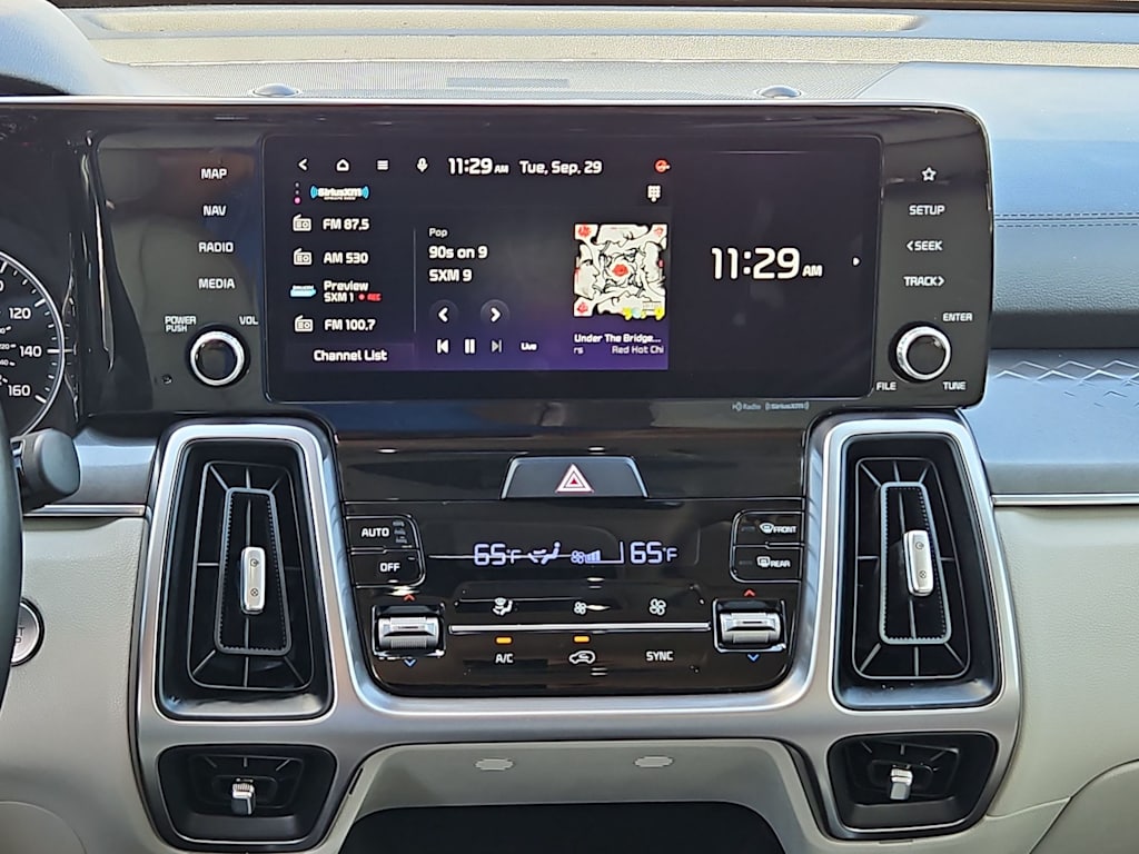 Thumbnail: 2023 Kia Sorento - 14