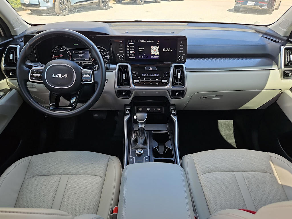 Thumbnail: 2023 Kia Sorento - 9