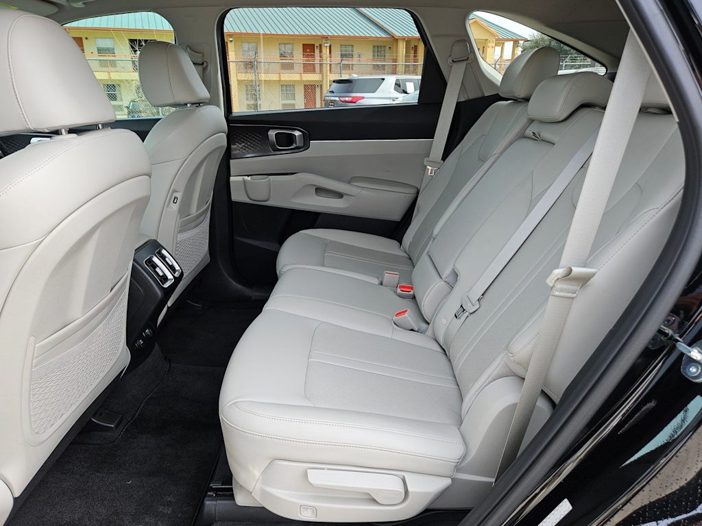 Thumbnail: 2023 Kia Sorento - 23