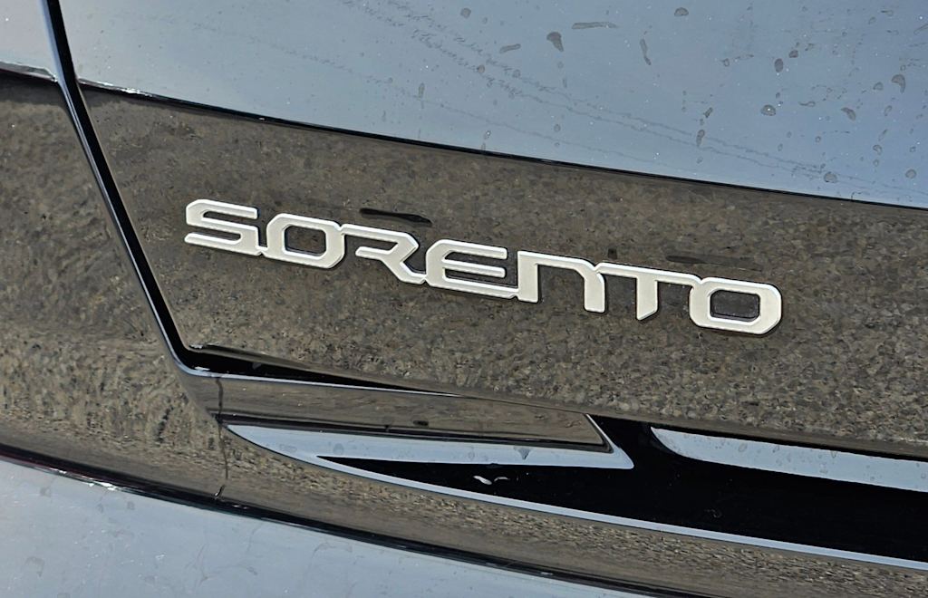 Thumbnail: 2023 Kia Sorento - 7