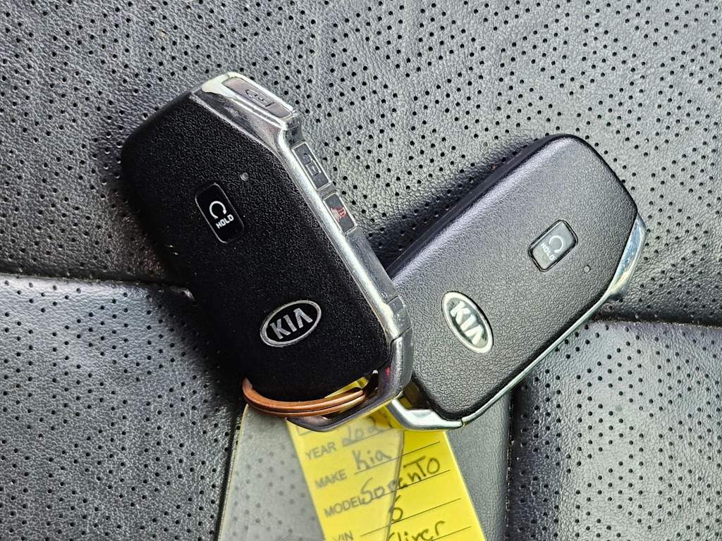 Thumbnail: 2021 Kia Sorento - 10