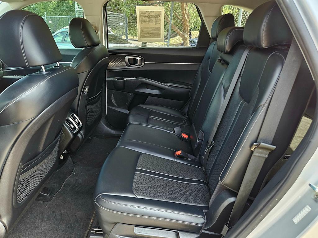 Thumbnail: 2021 Kia Sorento - 12