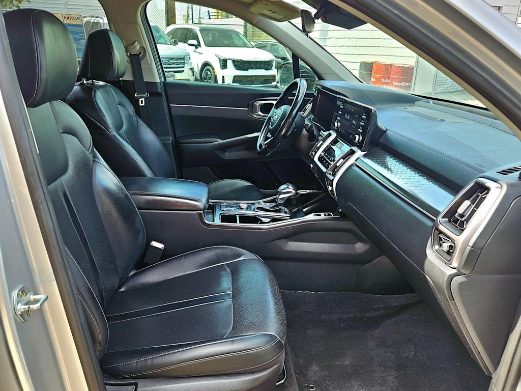 Thumbnail: 2021 Kia Sorento - 11