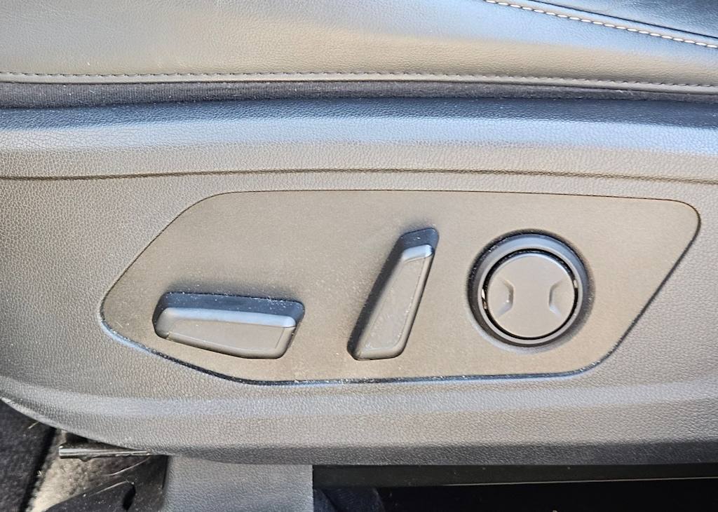 Thumbnail: 2023 Kia Sorento - 17