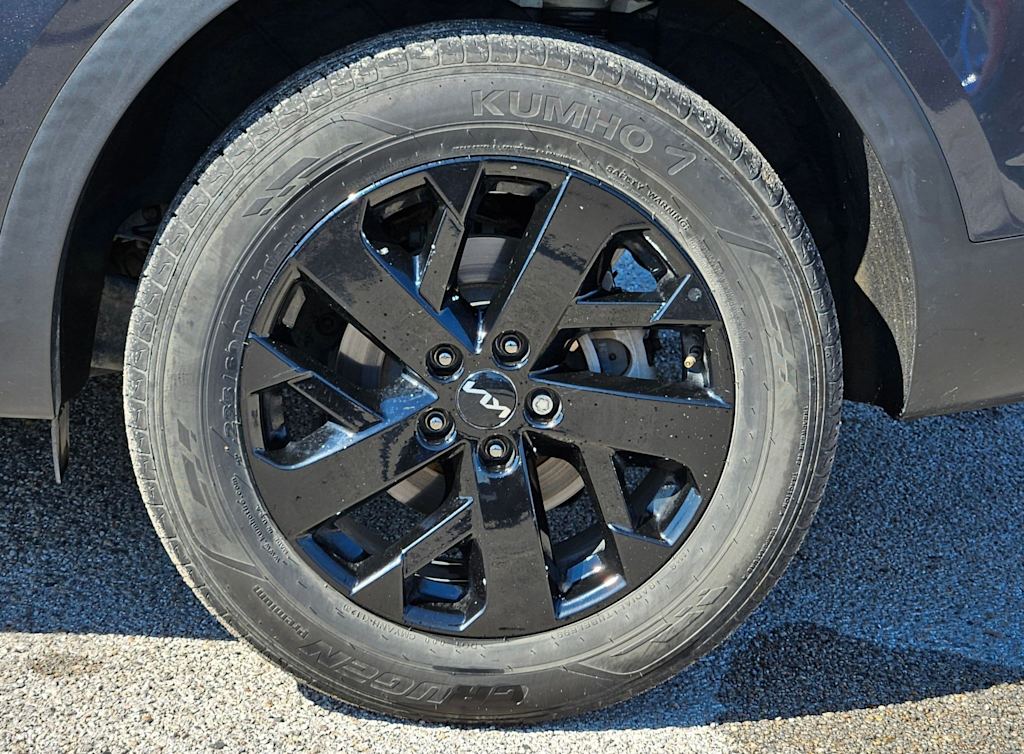 Thumbnail: 2023 Kia Sorento - 7