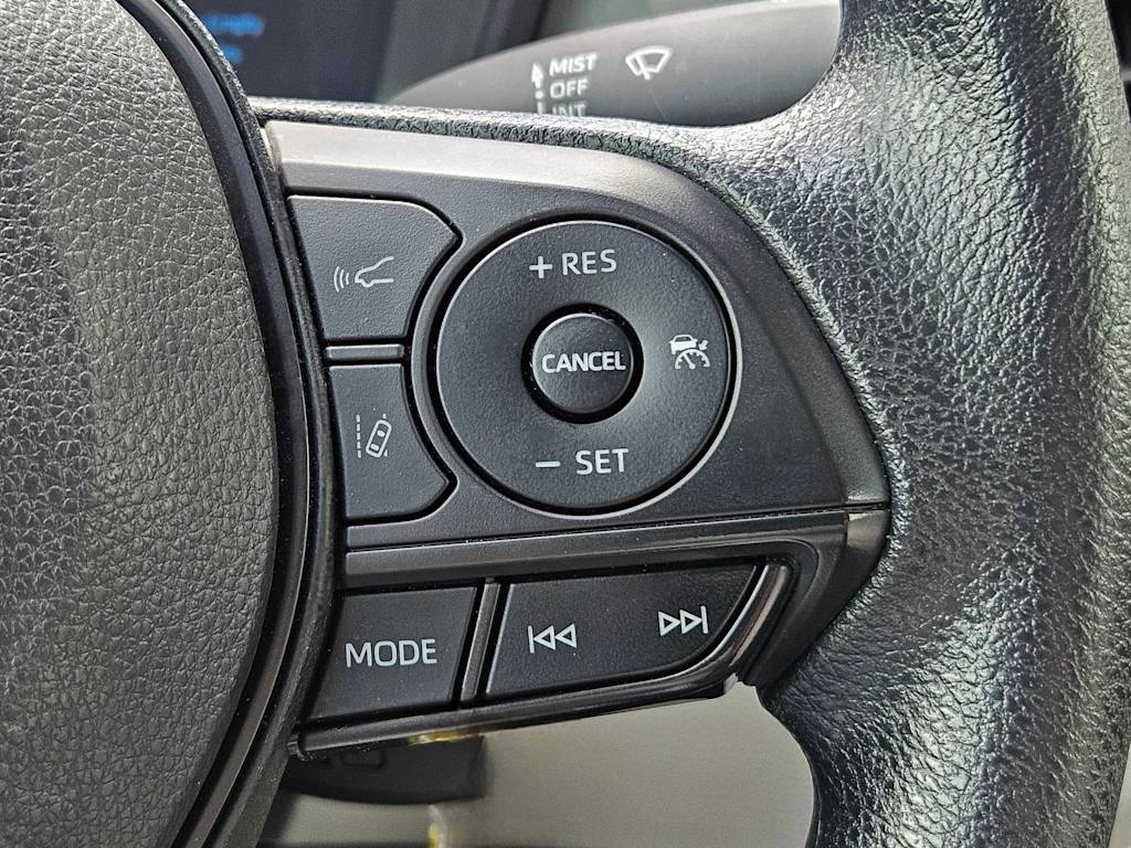 Thumbnail: 2022 Toyota Corolla Cross - 21