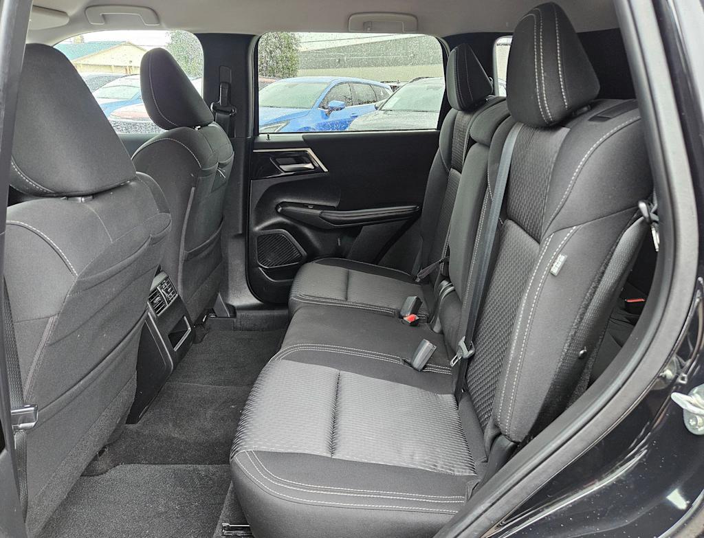 Thumbnail: 2024 Mitsubishi Outlander - 13