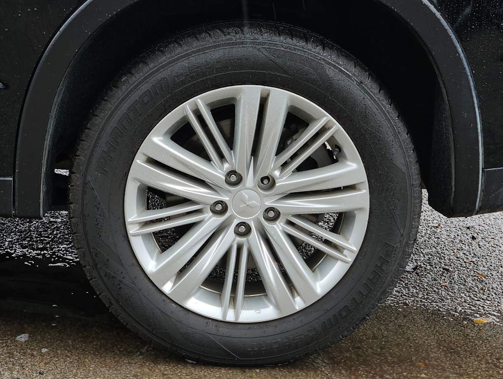 Thumbnail: 2024 Mitsubishi Outlander - 8