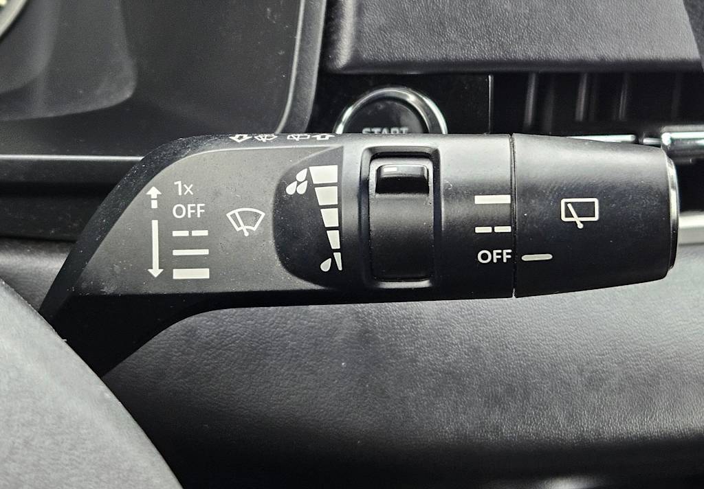 Thumbnail: 2024 Mitsubishi Outlander - 33