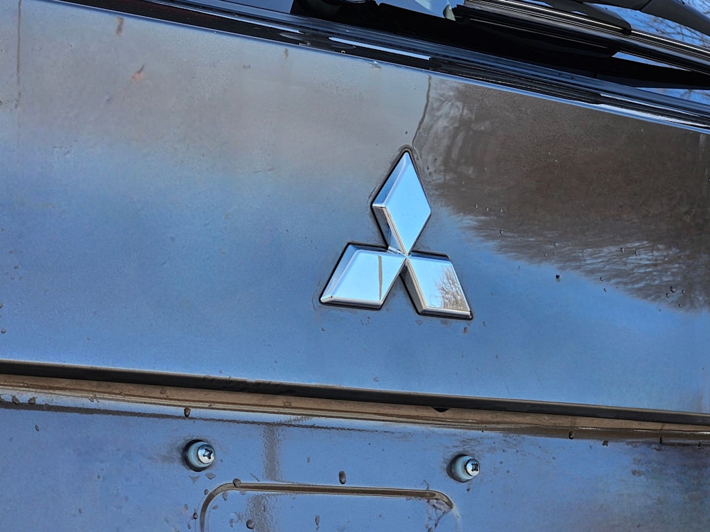 Thumbnail: 2022 Mitsubishi Outlander - 7