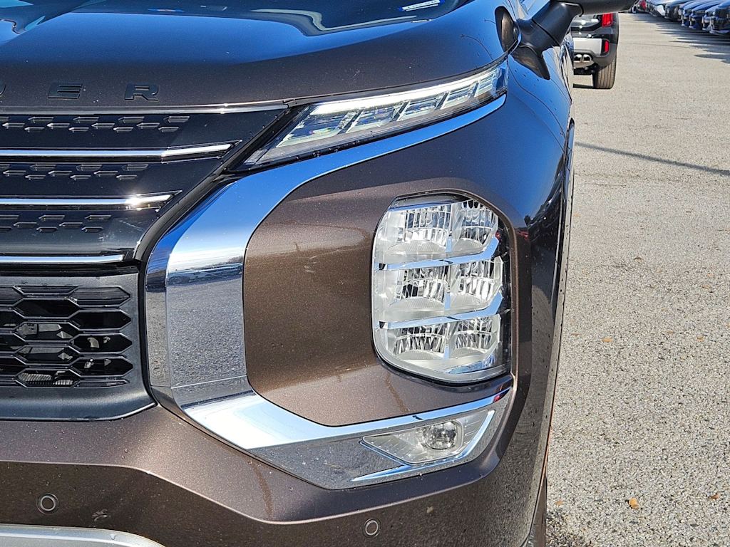 Thumbnail: 2022 Mitsubishi Outlander - 20