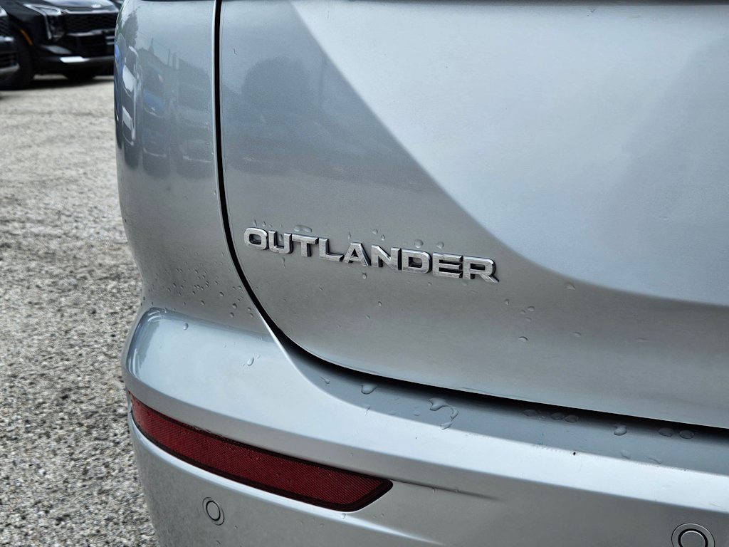 Thumbnail: 2024 Mitsubishi Outlander - 6