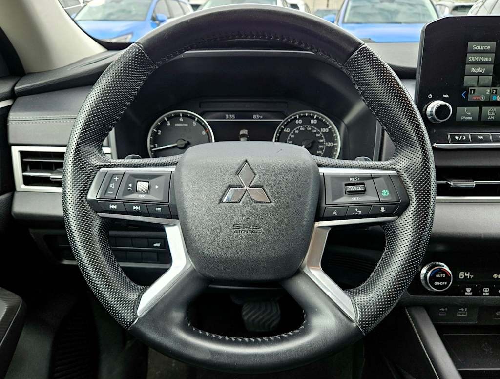 Thumbnail: 2024 Mitsubishi Outlander - 10