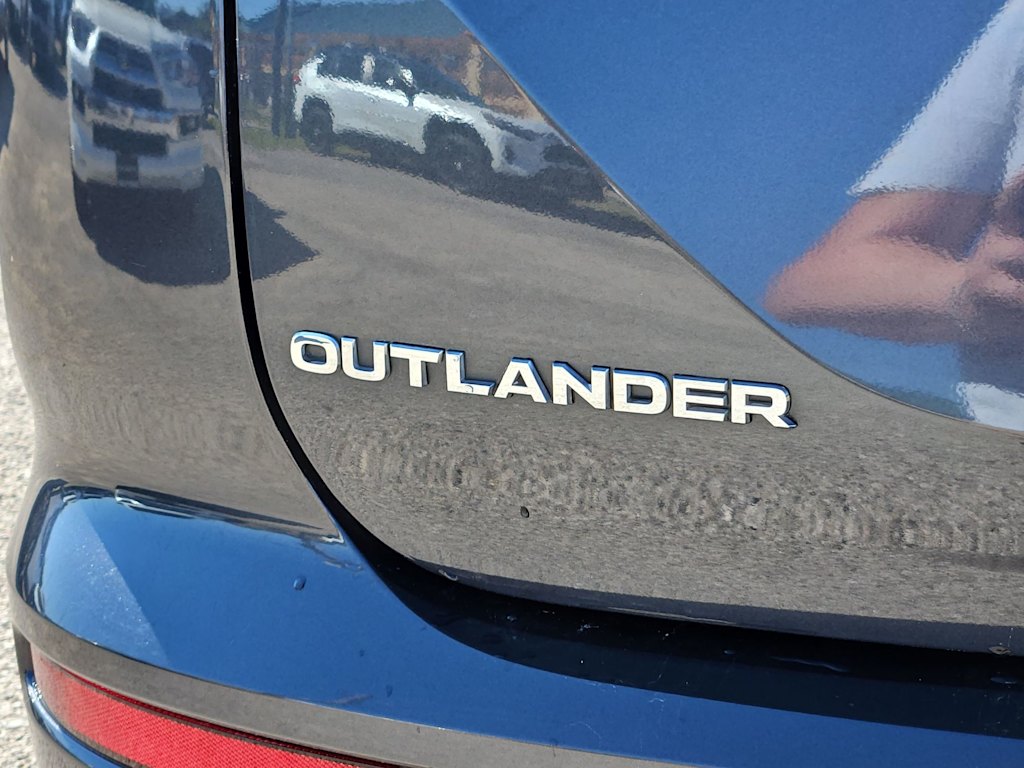 Thumbnail: 2024 Mitsubishi Outlander - 7