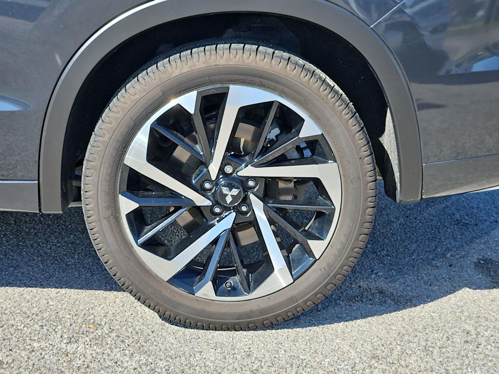 Thumbnail: 2024 Mitsubishi Outlander - 8