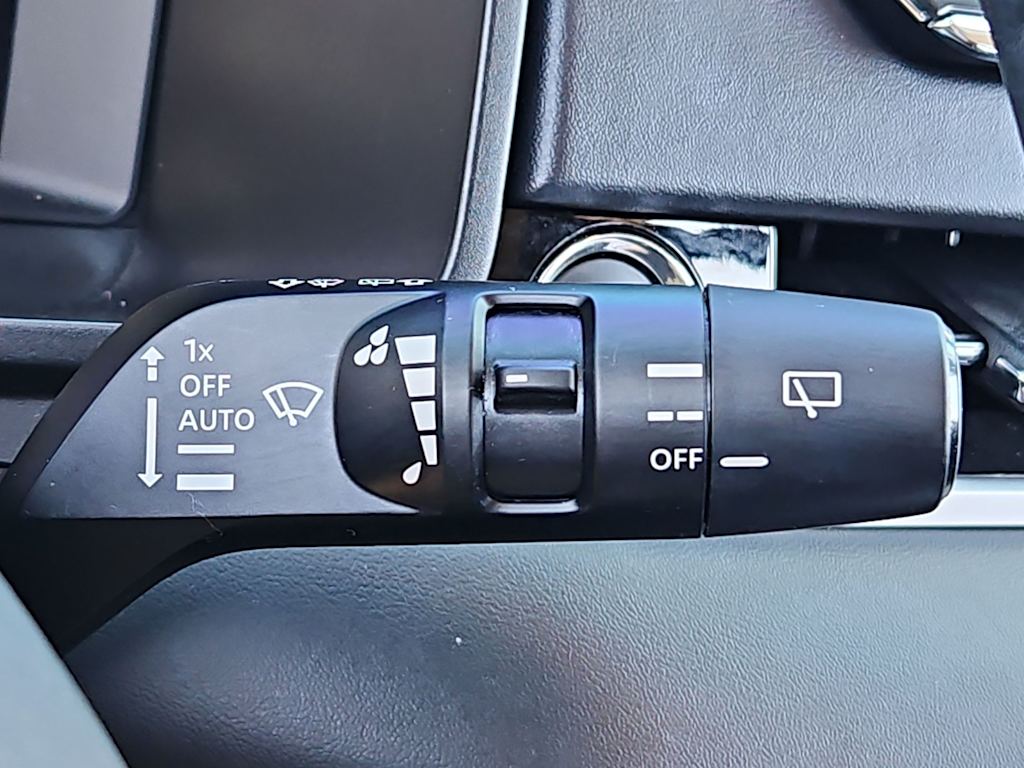 Thumbnail: 2024 Mitsubishi Outlander - 11