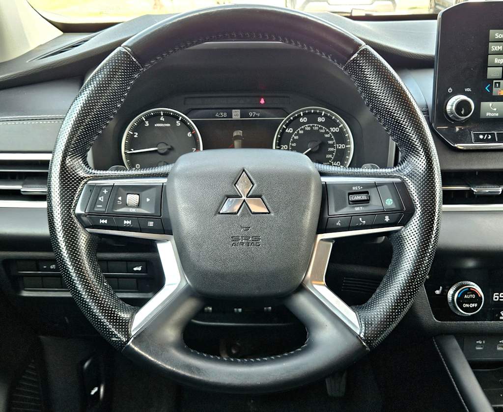 Thumbnail: 2022 Mitsubishi Outlander - 13