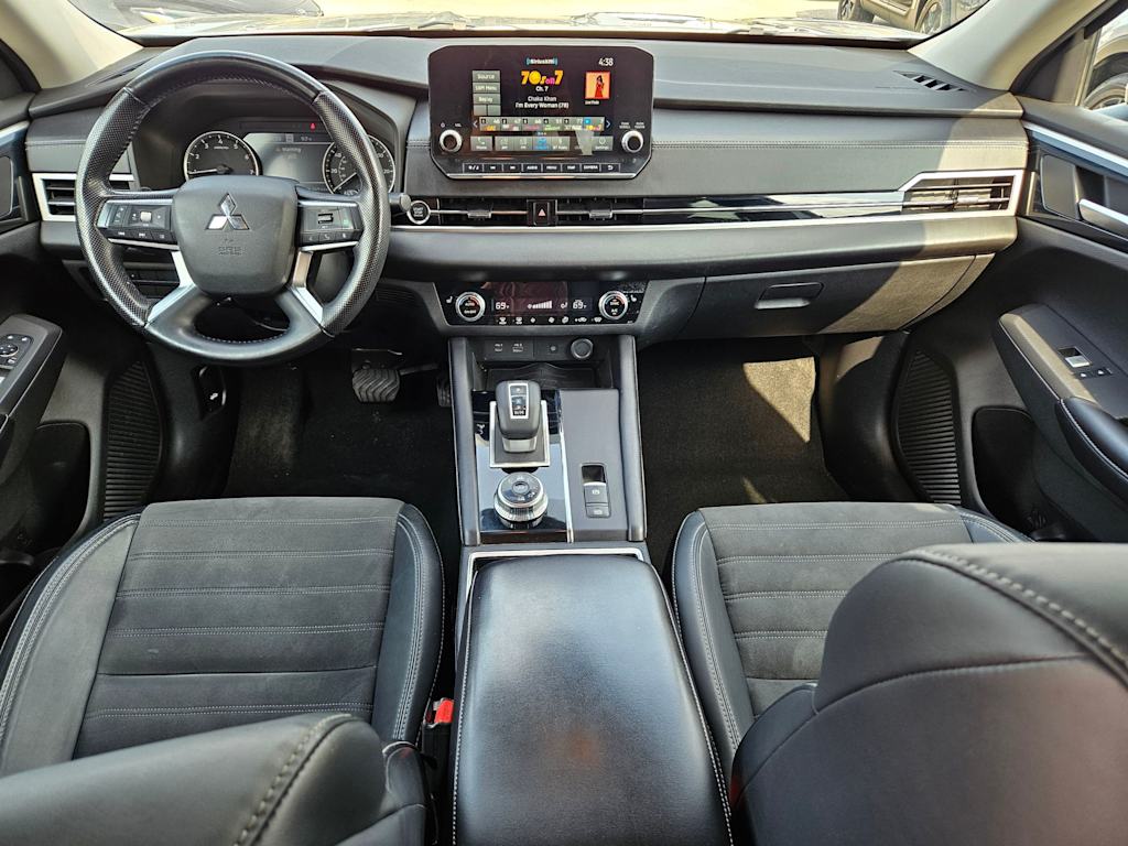 Thumbnail: 2022 Mitsubishi Outlander - 9