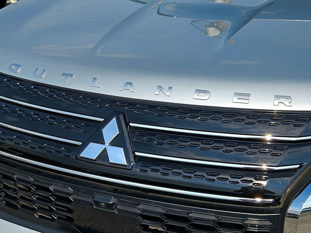 Thumbnail: 2022 Mitsubishi Outlander - 7