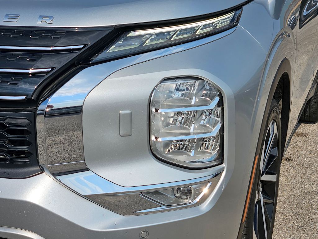 Thumbnail: 2022 Mitsubishi Outlander - 23