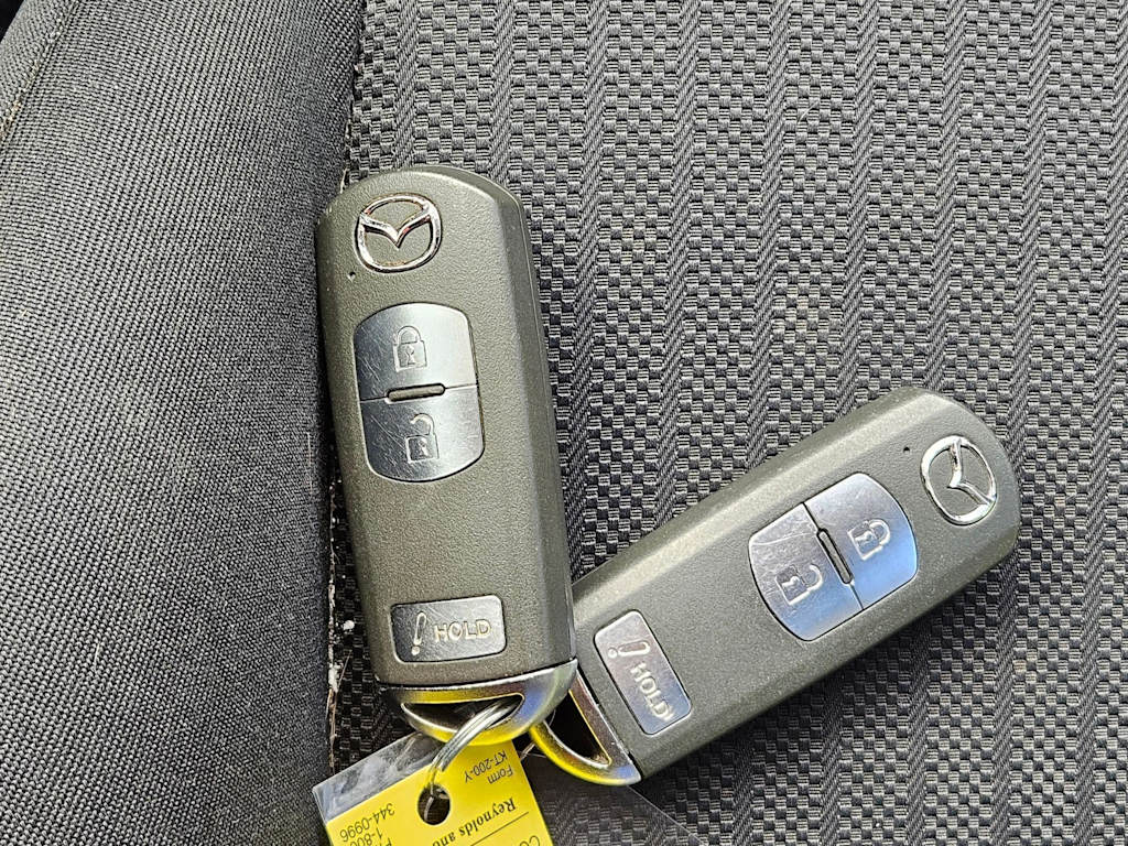 Thumbnail: 2014 Mazda Mazda3 - 10