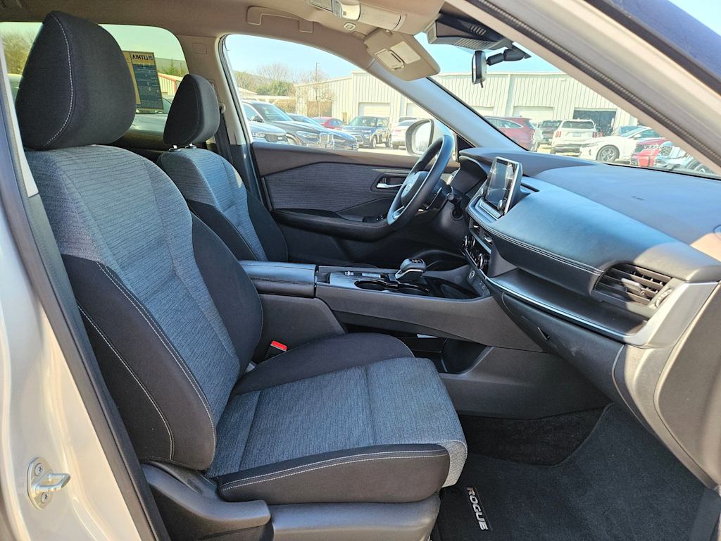 Thumbnail: 2023 Nissan Rogue - 33