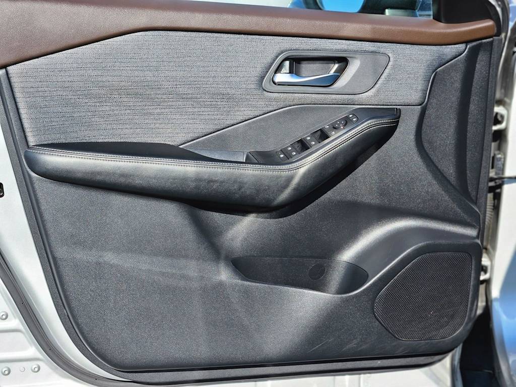 Thumbnail: 2023 Nissan Rogue - 29