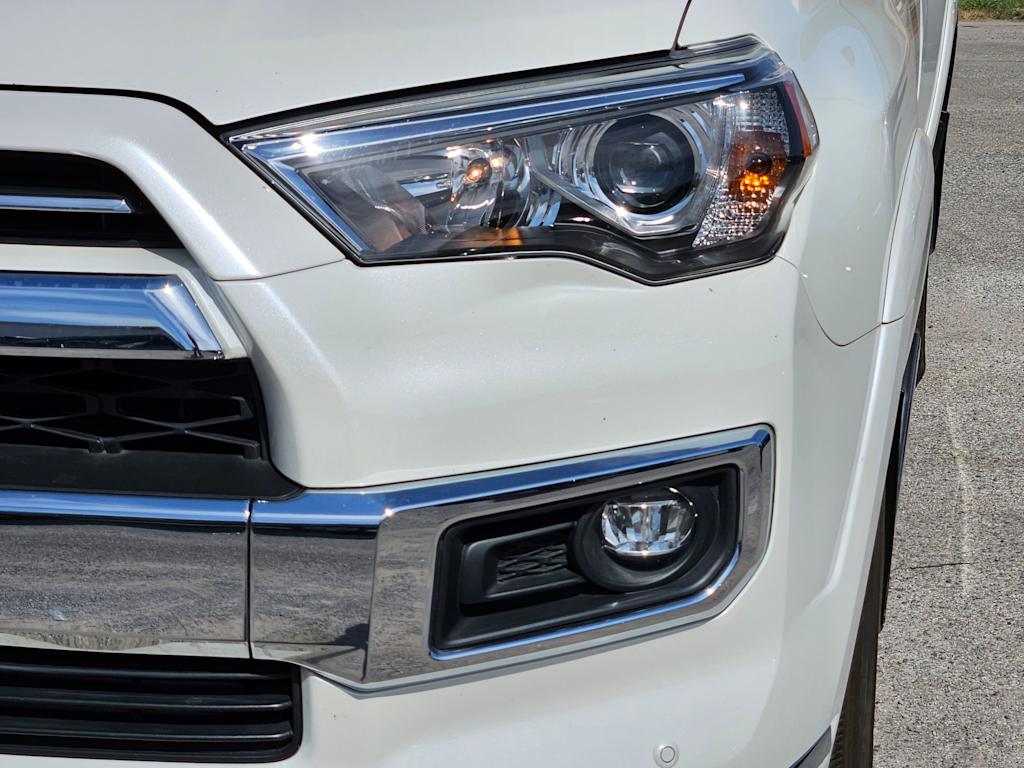 Thumbnail: 2021 Toyota 4Runner - 21