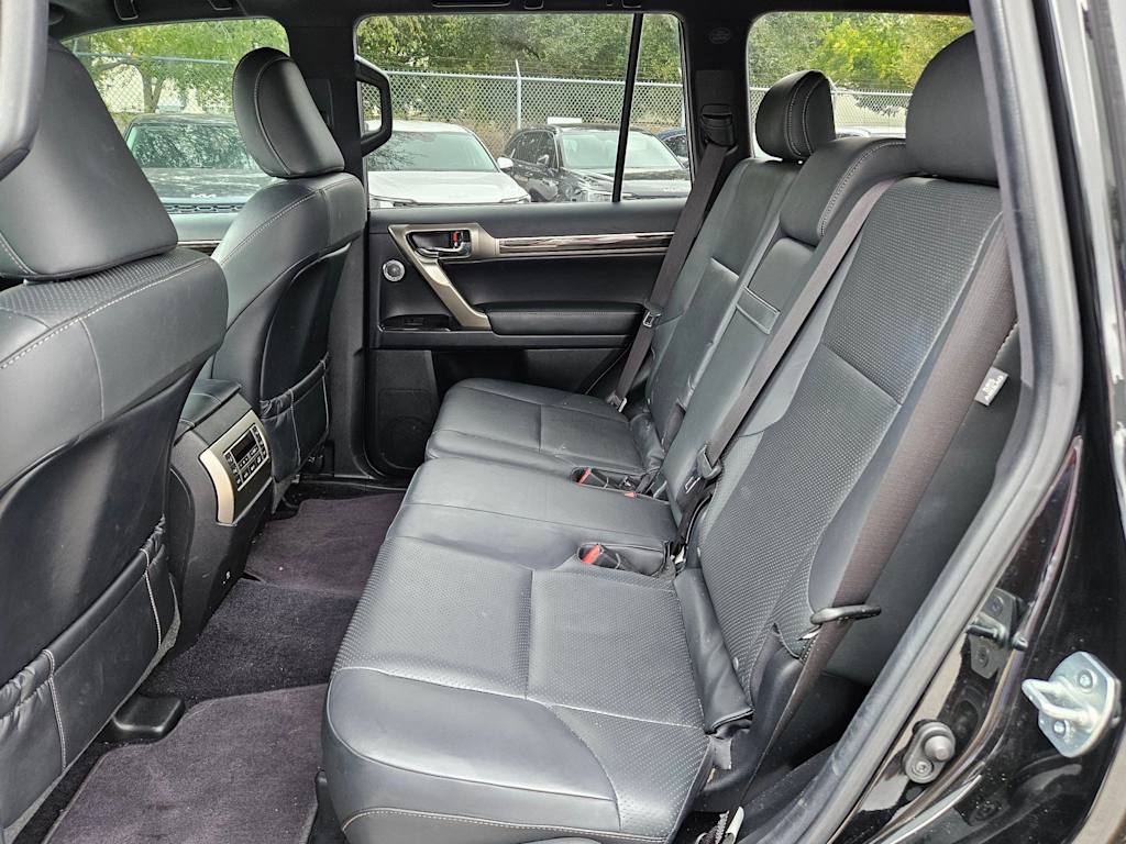 Thumbnail: 2021 Lexus GX - 26